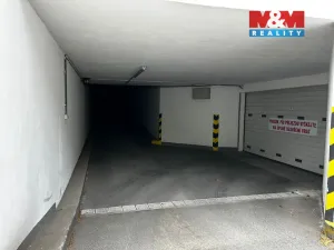 Pronájem garážového stání, Praha - Troja, Vřesová, 15 m2