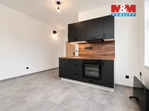 Pronájem bytu 1+kk, Trutnov - Dolní Předměstí, Maxima Gorkého, 28 m2