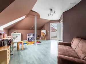 Prodej rodinného domu, Dolní Břežany, V Hranicích, 454 m2