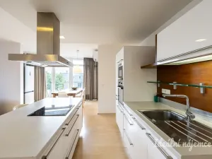 Pronájem bytu 4+kk, Praha - Vysočany, Skloněná, 116 m2