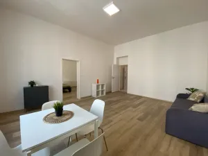 Prodej bytu 2+1, Karlovy Vary, Koptova, 72 m2
