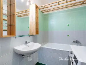Pronájem bytu 2+kk, Praha - Kbely, Pod Nouzovem, 65 m2