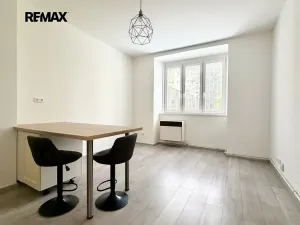 Pronájem bytu 2+kk, Praha - Nusle, Kloboučnická, 45 m2