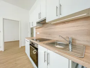 Prodej bytu 2+kk, Znojmo, Mariánské náměstí, 53 m2