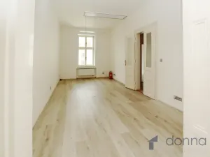 Pronájem kanceláře, Praha, Bělehradská, 100 m2
