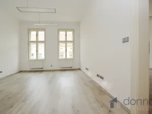 Pronájem kanceláře, Praha, Bělehradská, 100 m2