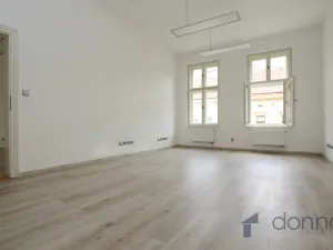 Pronájem kanceláře, Praha, Bělehradská, 100 m2