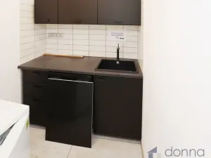 Pronájem kanceláře, Praha, Bělehradská, 100 m2