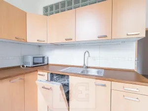 Pronájem bytu 2+1, Praha - Hradčany, Na valech, 79 m2