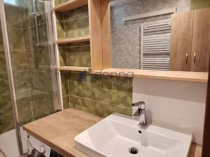 Pronájem bytu 3+kk, Praha, Hennerova, 72 m2