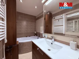 Prodej bytu 2+1, Klášterec nad Ohří - Miřetice u Klášterce nad Ohří, Jana Ámose Komenského, 62 m2