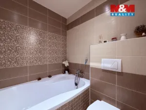Prodej bytu 2+1, Klášterec nad Ohří - Miřetice u Klášterce nad Ohří, Jana Ámose Komenského, 62 m2