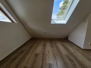 Pronájem bytu 2+kk, Praha, Strakatého, 84 m2