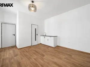 Pronájem bytu 1+kk, Úpice, Dr. E. Beneše, 20 m2