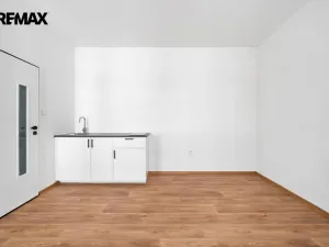 Pronájem bytu 1+kk, Úpice, Dr. E. Beneše, 20 m2