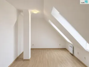 Prodej bytu 3+kk, Praha - Hrdlořezy, Českobrodská, 72 m2