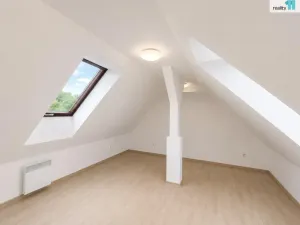 Prodej bytu 3+kk, Praha - Hrdlořezy, Českobrodská, 72 m2
