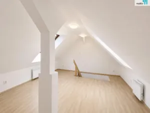 Prodej bytu 3+kk, Praha - Hrdlořezy, Českobrodská, 72 m2