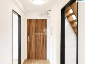 Prodej bytu 3+kk, Praha - Hrdlořezy, Českobrodská, 72 m2