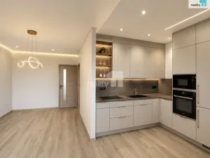 Prodej bytu 3+1, Praha - Horní Počernice, Běluňská, 73 m2