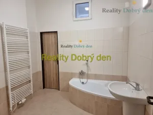 Pronájem bytu 2+1, Opava, Nádražní okruh, 67 m2