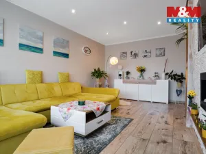 Prodej bytu 2+1, Chomutov, Holešická, 62 m2
