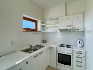 Pronájem bytu 1+kk, Praha, Na okraji, 33 m2