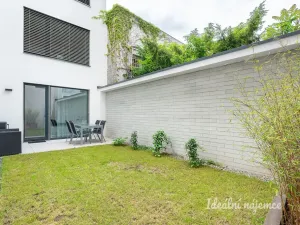 Pronájem bytu 1+kk, Praha - Holešovice, U průhonu, 31 m2