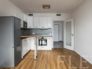 Pronájem bytu 1+kk, Praha - Vysočany, Smržových, 33 m2
