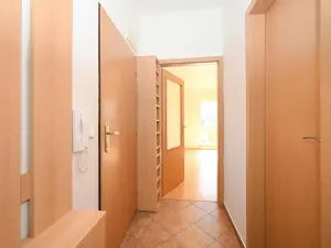 Pronájem bytu 2+kk, Praha - Vysočany, Spojovací, 36 m2
