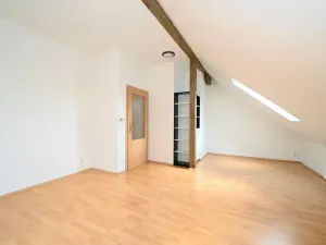 Pronájem bytu 2+kk, Praha - Vysočany, Spojovací, 36 m2