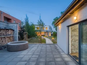 Prodej vily, Praha - Dolní Měcholupy, Na návsi, 392 m2