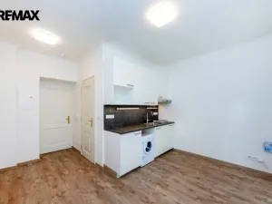 Prodej bytu 1+kk, Praha - Vršovice, Černomořská, 20 m2