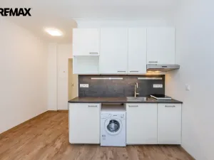 Prodej bytu 1+kk, Praha - Vršovice, Černomořská, 20 m2