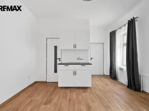 Pronájem bytu 1+kk, Úpice, Dr. E. Beneše, 20 m2