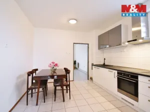 Prodej komerční nemovitosti, Libiš, 300 m2