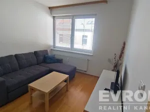 Pronájem bytu 2+1, Pardubice - Bílé Předměstí, Holubova, 62 m2