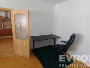 Pronájem bytu 2+1, Pardubice - Bílé Předměstí, Holubova, 62 m2