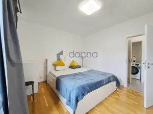 Pronájem bytu 2+kk, Praha, Nekvasilova, 62 m2