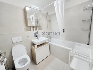 Pronájem bytu 2+kk, Praha, Nekvasilova, 62 m2