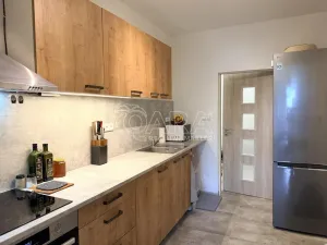 Pronájem bytu 3+1, Dřevohryzy, 85 m2