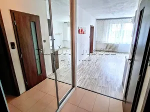 Pronájem bytu 2+kk, Praha - Kamýk, Zárubova, 42 m2