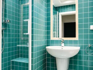 Pronájem bytu 3+1, Praha - Nové Město, Odborů, 81 m2
