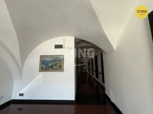 Pronájem kanceláře, Frýdek-Místek, Zámecké nám., 30 m2