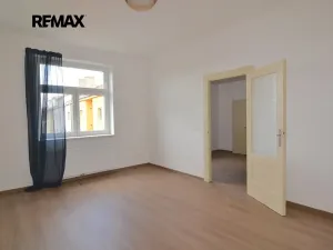 Pronájem bytu 2+kk, Praha - Žižkov, Jeseniova, 48 m2