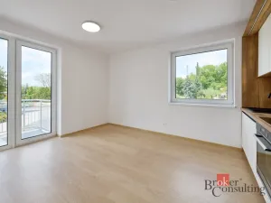 Pronájem bytu 2+kk, Holice, Pod Parkem, 46 m2