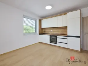 Pronájem bytu 2+kk, Holice, Pod Parkem, 46 m2