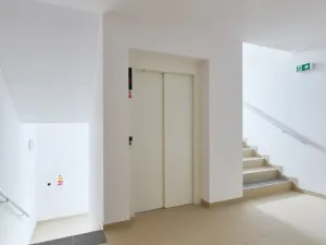 Pronájem bytu 2+kk, Holice, Pod Parkem, 46 m2