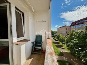 Prodej bytu 3+1, Kadaň, Komenského, 72 m2