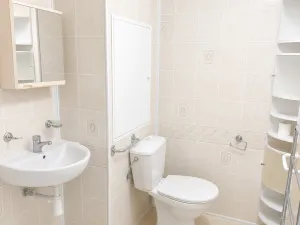 Pronájem bytu 2+kk, Praha, Rabyňská, 39 m2